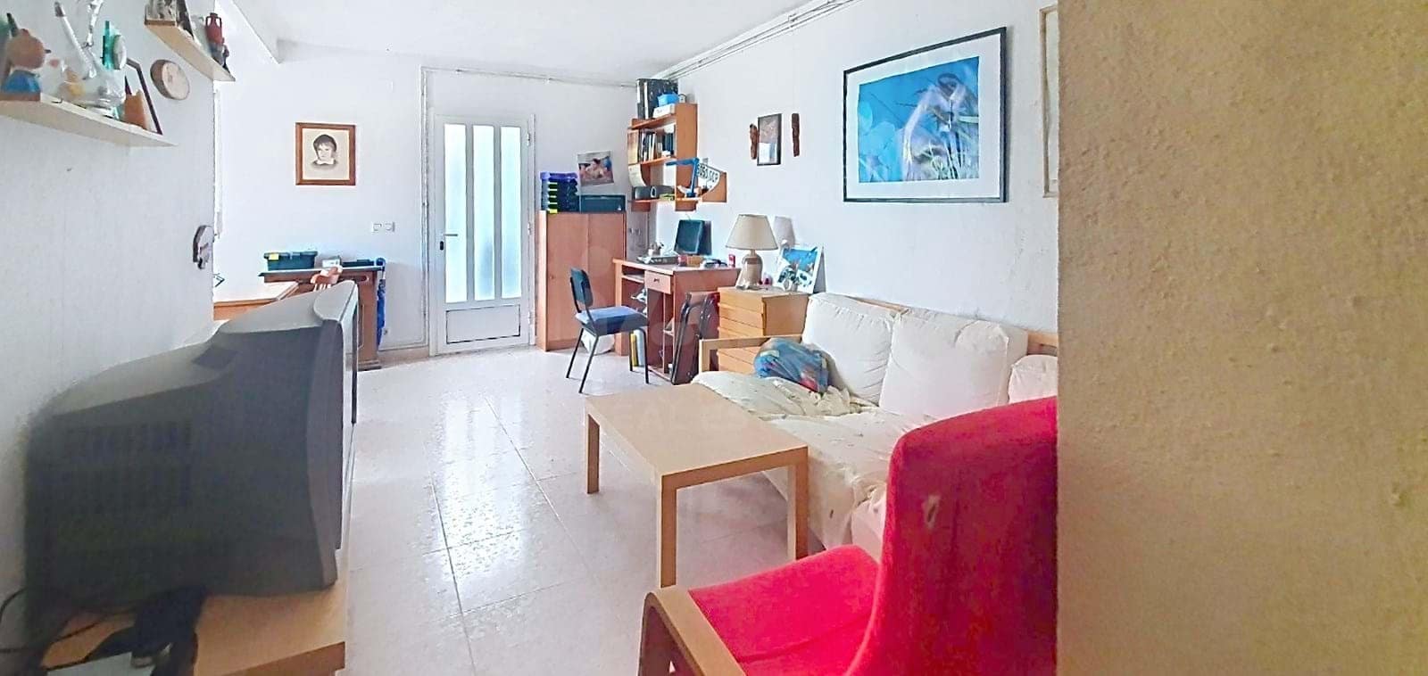 Casa de 6 habitaciones en Barcelona ciudad en venta - 300.000 € (Ref: 9988821)