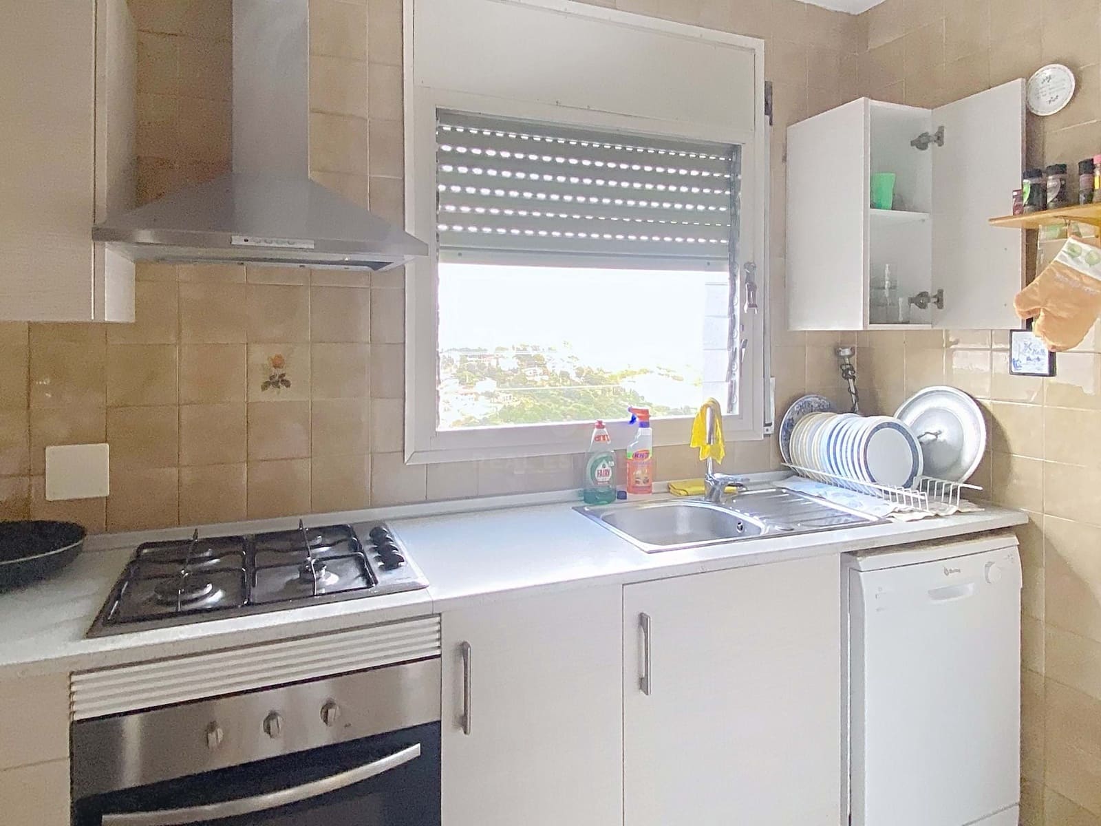 Casa de 6 habitaciones en Barcelona ciudad en venta - 300.000 € (Ref: 9988821)