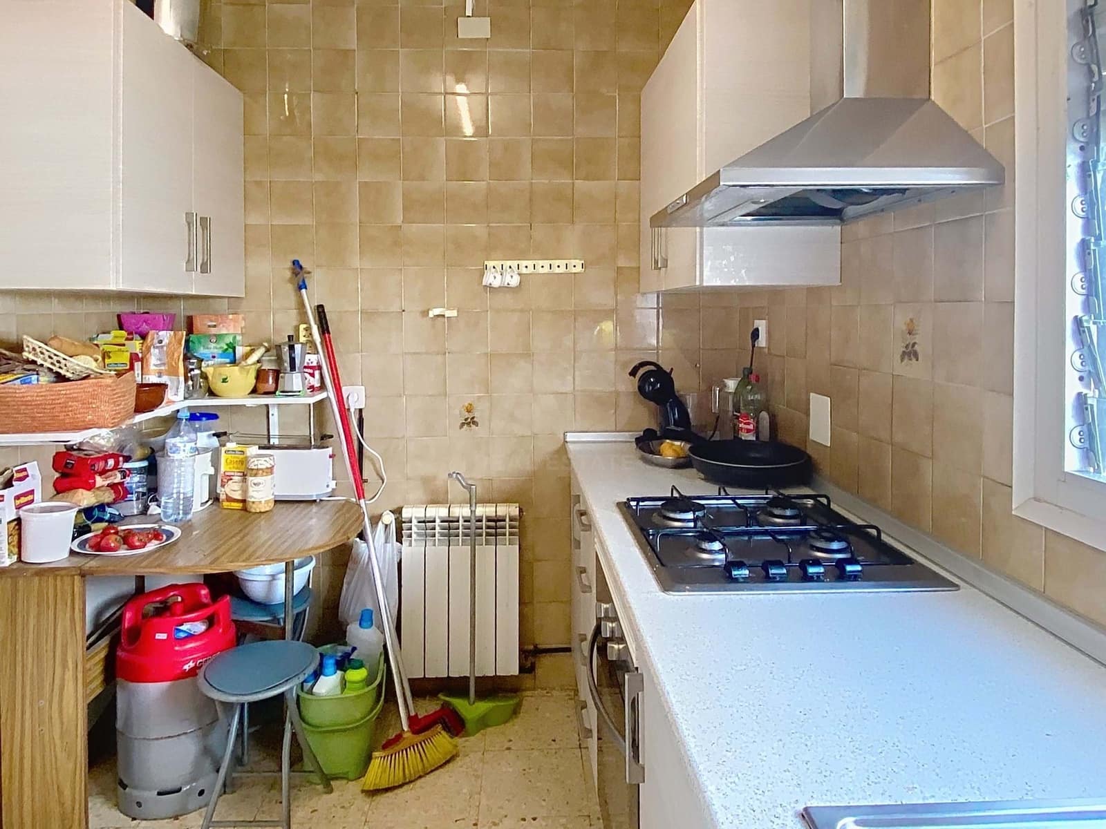 Casa de 6 habitaciones en Barcelona ciudad en venta - 300.000 € (Ref: 9988821)