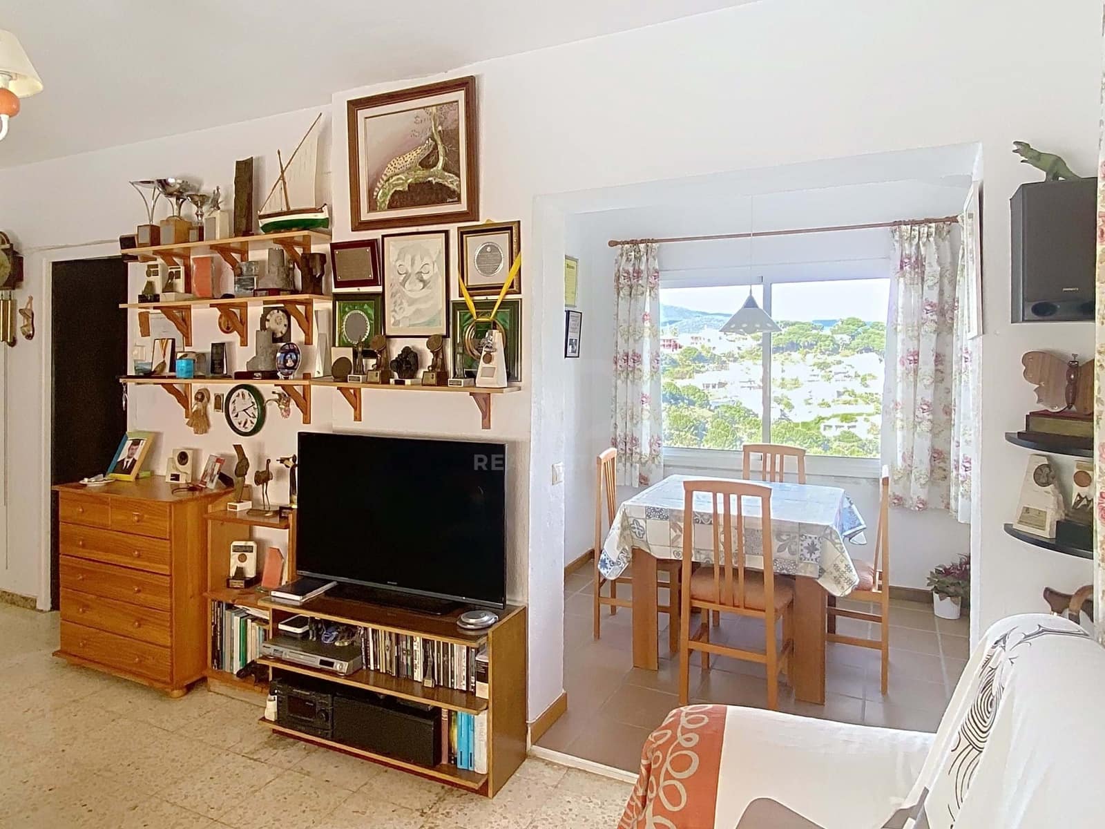 Casa de 6 habitaciones en Barcelona ciudad en venta - 300.000 € (Ref: 9988821)