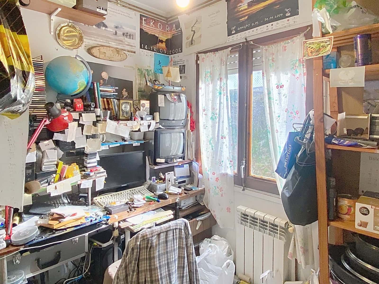 Casa de 6 habitaciones en Barcelona ciudad en venta - 300.000 € (Ref: 9988821)