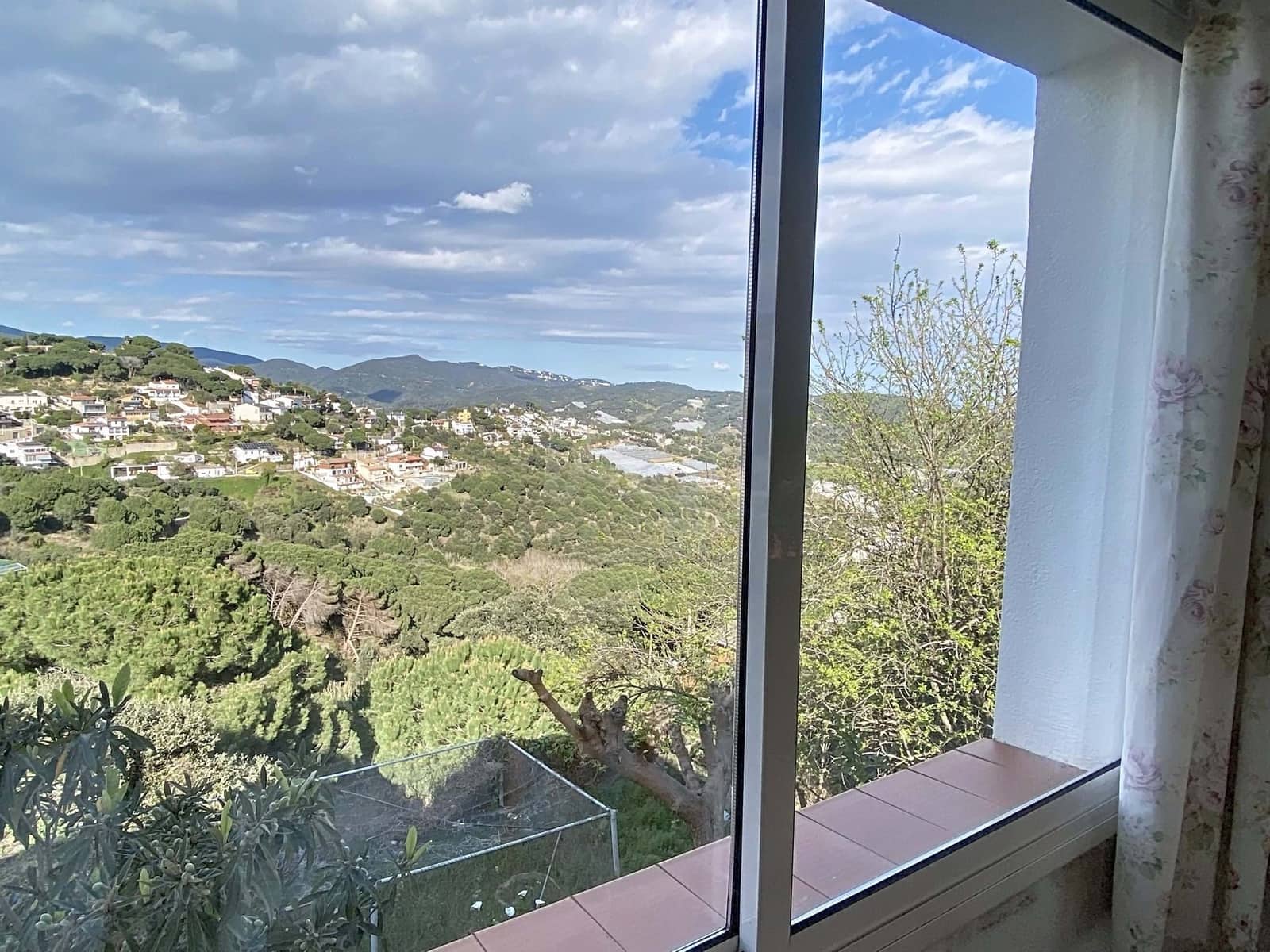 Casa de 6 habitaciones en Barcelona ciudad en venta - 300.000 € (Ref: 9988821)