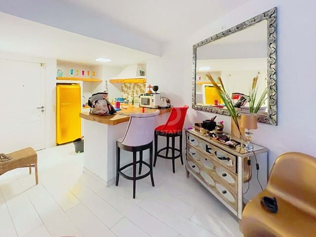 1 slaapkamer Appartement te koop in Ibiza dorp met zwembad - € 530.000 (Ref: 9988824)