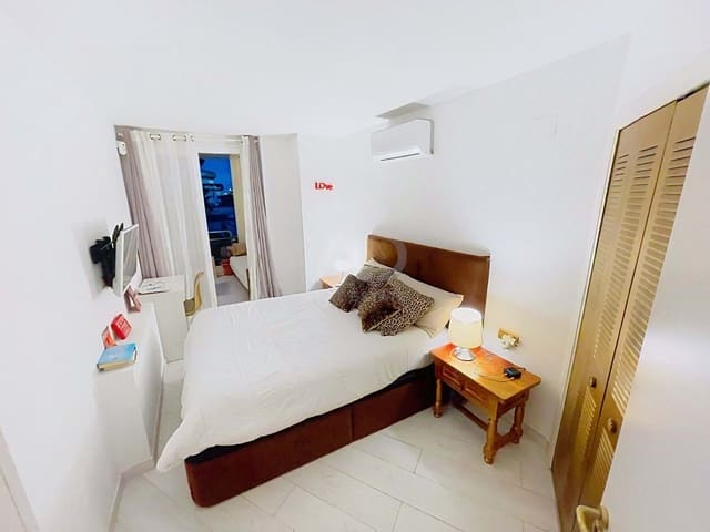 1 slaapkamer Appartement te koop in Ibiza dorp met zwembad - € 530.000 (Ref: 9988824)