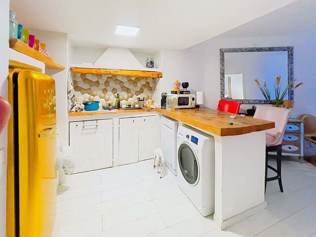 1 slaapkamer Appartement te koop in Ibiza dorp met zwembad - € 530.000 (Ref: 9988824)