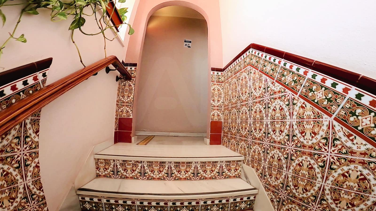 Local Comercial en Cádiz ciudad en venta - 1.850.000 € (Ref: 9988830)