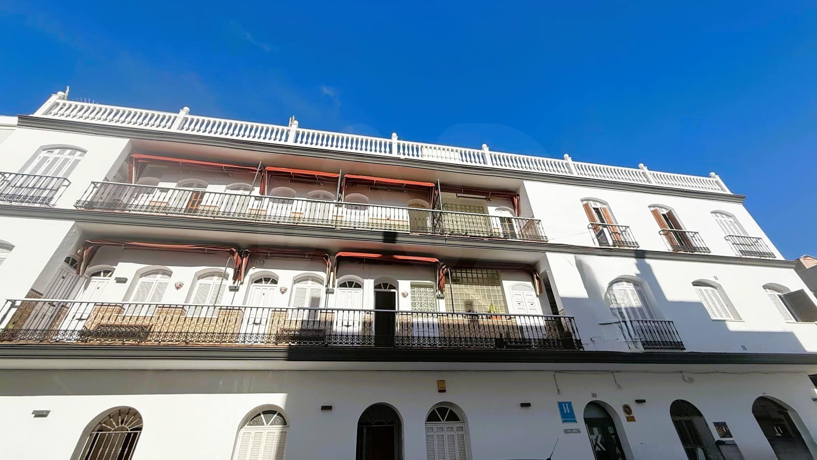 Local Comercial en Cádiz ciudad en venta - 1.850.000 € (Ref: 9988830)