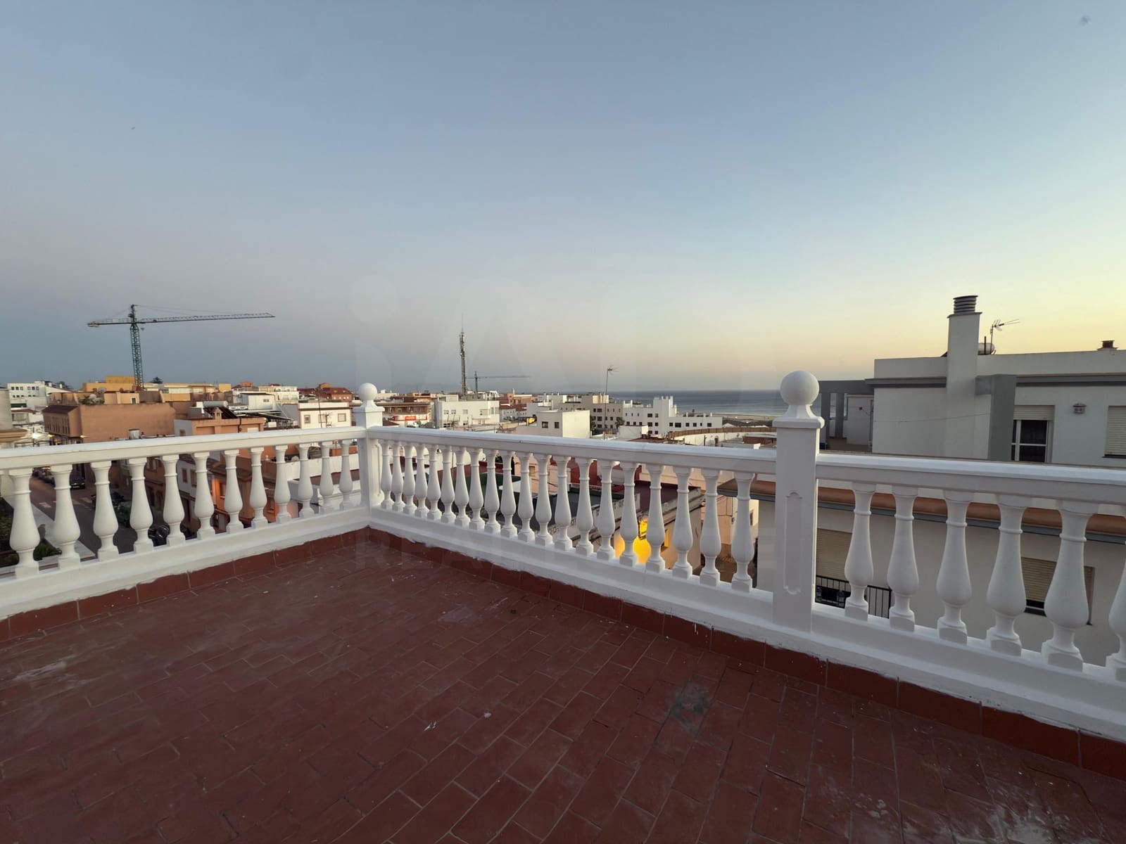 Local Comercial en Cádiz ciudad en venta - 1.850.000 € (Ref: 9988830)
