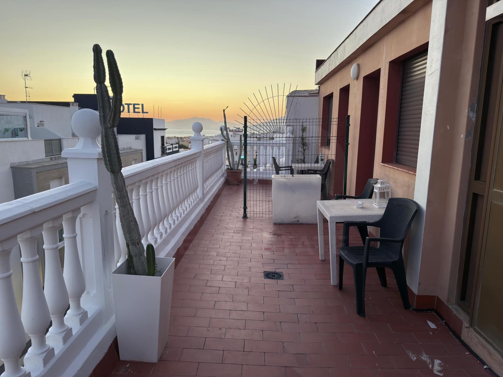 Local Comercial en Cádiz ciudad en venta - 1.850.000 € (Ref: 9988830)