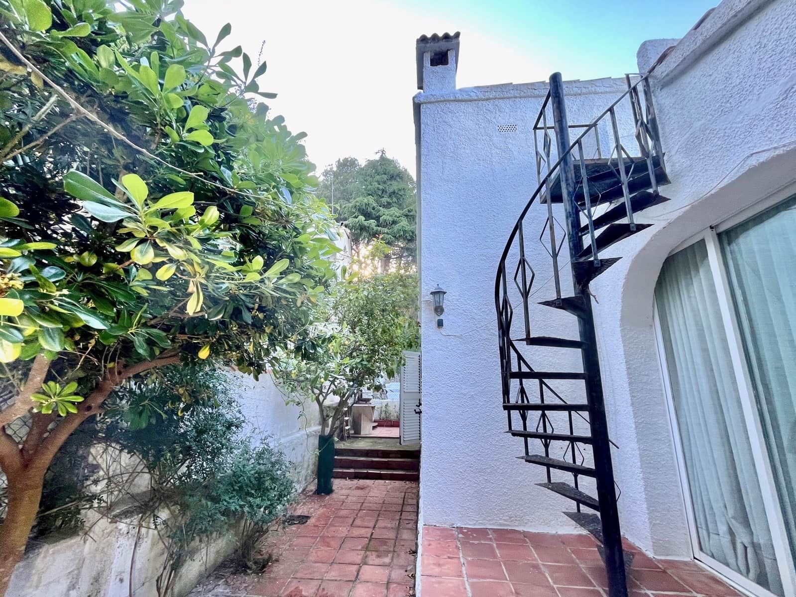 5 chambre Maison de Ville à vendre à Alcossebre avec piscine - 175 000 € (Ref: 9988831)