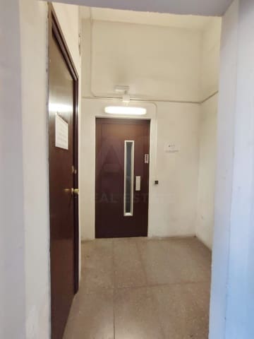 Garaje en L'Hospitalet de Llobregat en venta - 9.500 € (Ref: 9988833)