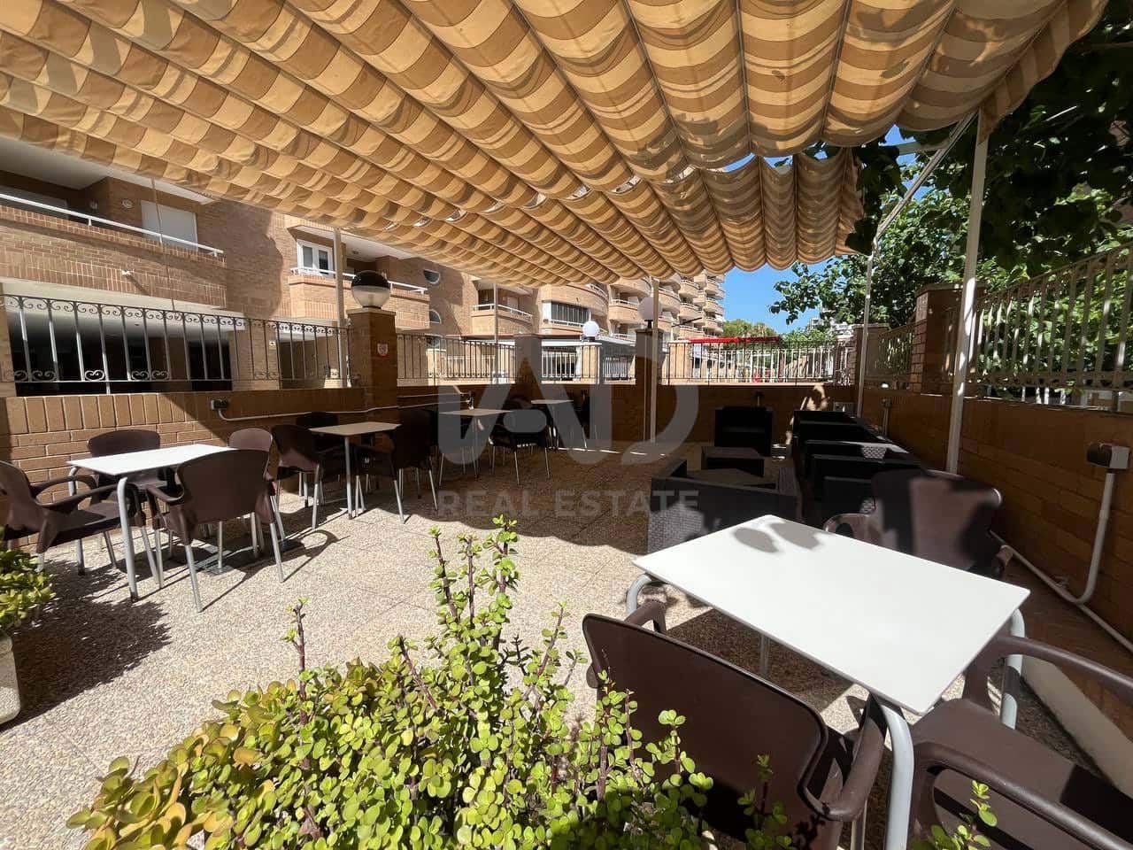 2 soveværelse Lejlighed til salg i Oropesa  med swimmingpool garage - € 275.000 (Ref: 9988834)