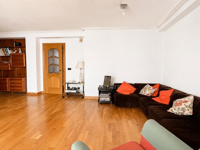 3 makuuhuone Huoneisto myytävänä paikassa Burgos kaupunki - 218 000 € (Ref: 9988838)