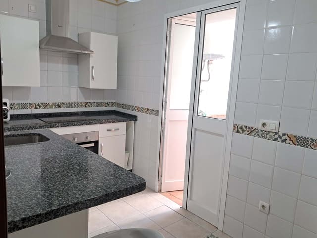 2 soveværelse Lejlighed til salg i Cádiz by - € 68.000 (Ref: 9988839)