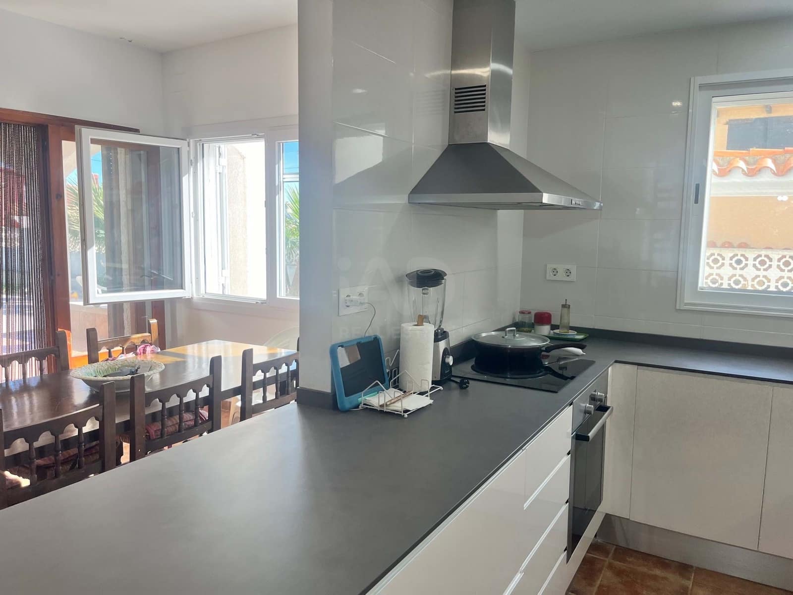4 chambre Maison de Ville à vendre à Alcossebre avec garage - 395 000 € (Ref: 9988840)