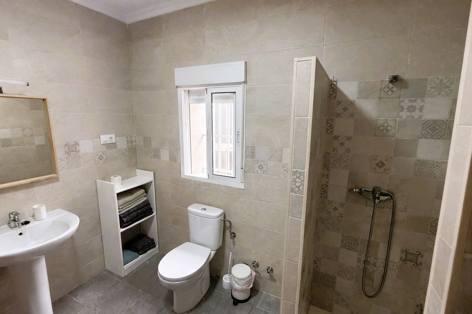 Casa de 7 habitaciones en Cádiz ciudad en venta - 726.000 € (Ref: 9988843)