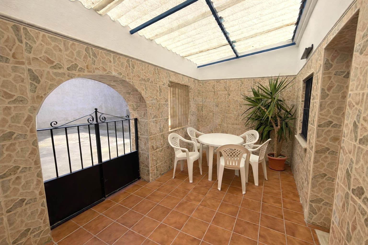 Casa de 7 habitaciones en Cádiz ciudad en venta - 726.000 € (Ref: 9988843)