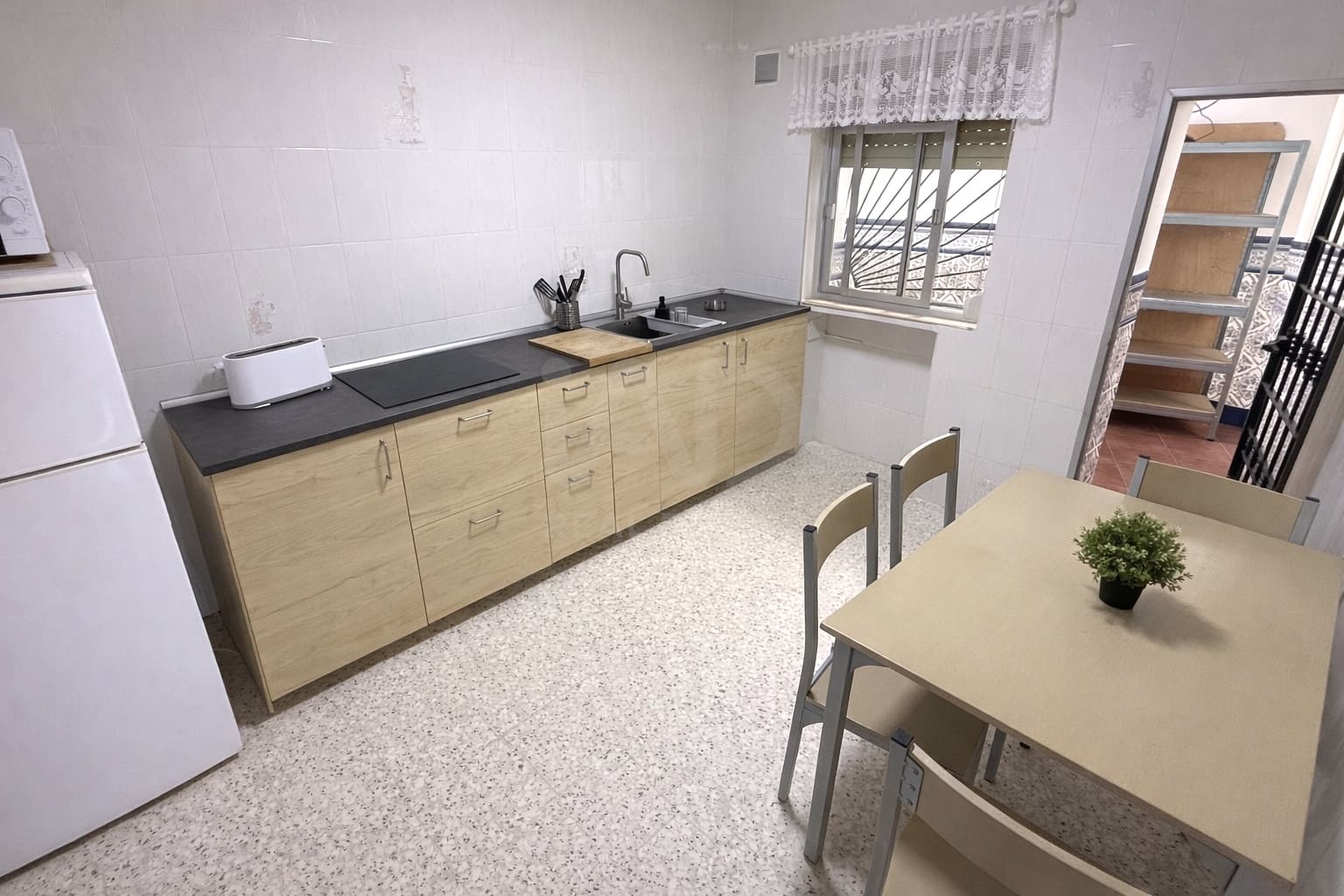 Casa de 7 habitaciones en Cádiz ciudad en venta - 726.000 € (Ref: 9988843)