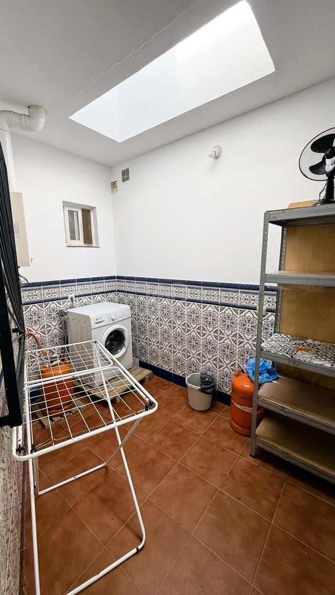 Casa de 7 habitaciones en Cádiz ciudad en venta - 726.000 € (Ref: 9988843)