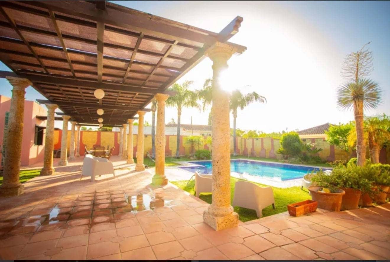 Chalet de 6 habitaciones en Cádiz ciudad en venta con piscina - 750.000 € (Ref: 9988846)