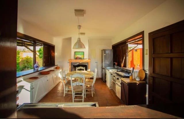 Chalet de 6 habitaciones en Cádiz ciudad en venta con piscina - 750.000 € (Ref: 9988846)
