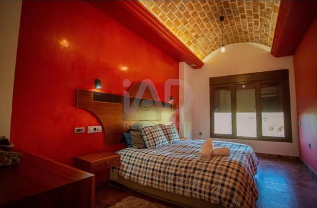 Chalet de 6 habitaciones en Cádiz ciudad en venta con piscina - 750.000 € (Ref: 9988846)