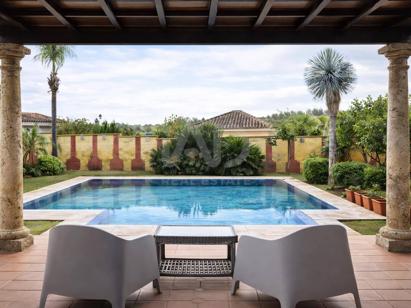 Chalet de 6 habitaciones en Cádiz ciudad en venta con piscina - 750.000 € (Ref: 9988846)