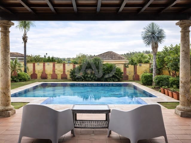 Chalet de 6 habitaciones en Cádiz ciudad en venta con piscina - 750.000 € (Ref: 9988846)