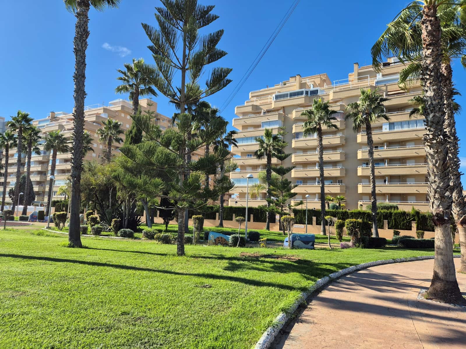 2 soveværelse Lejlighed til salg i Oropesa  med swimmingpool garage - € 199.000 (Ref: 9988850)