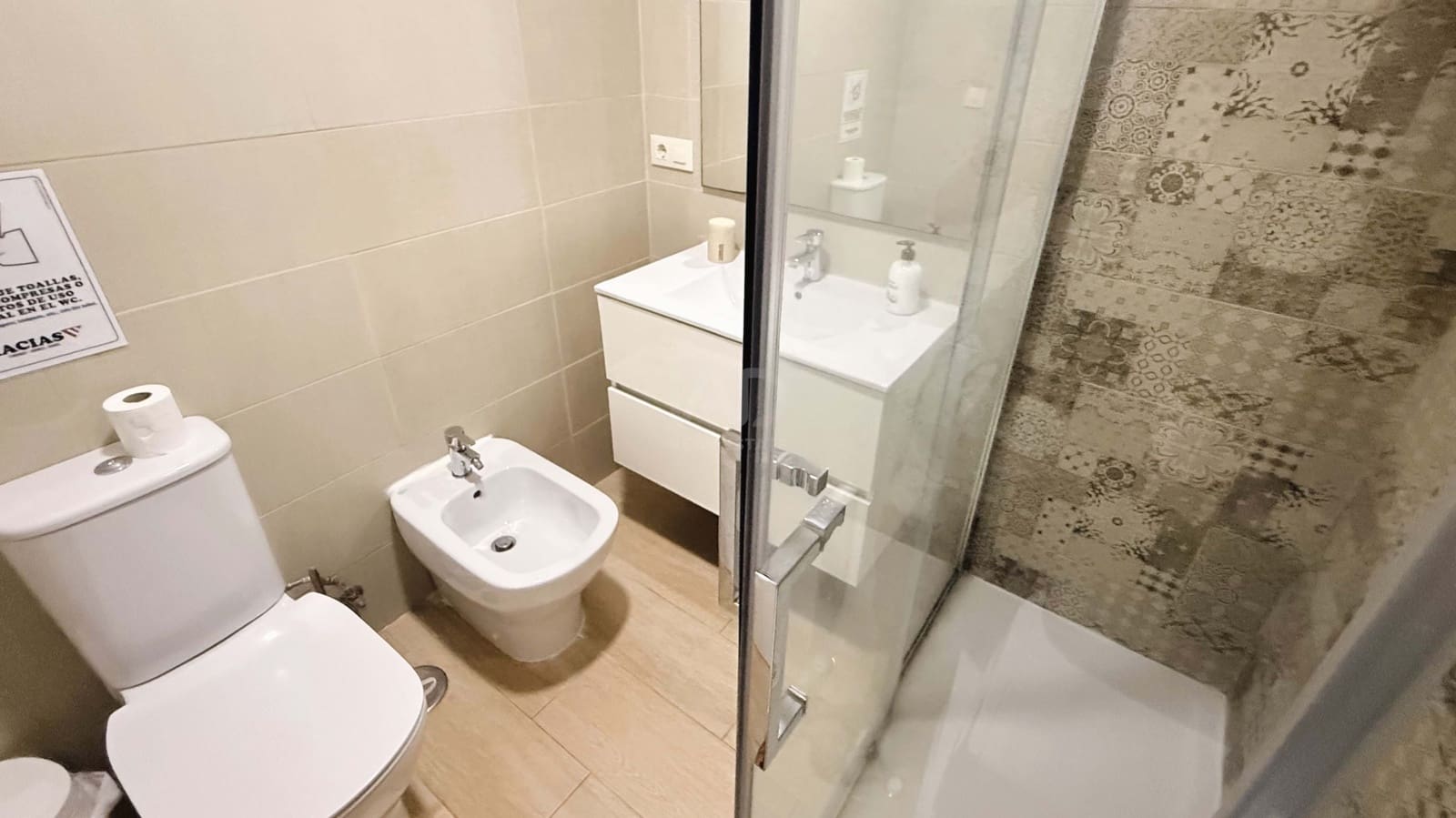 1 bedroom Apartment for sale in Cadiz city with pool garage - € 380,000 (Ref: 9988854)