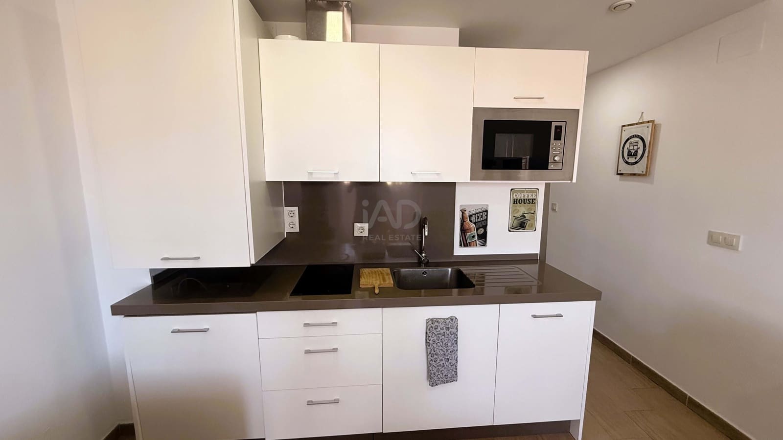 1 bedroom Apartment for sale in Cadiz city with pool garage - € 380,000 (Ref: 9988854)