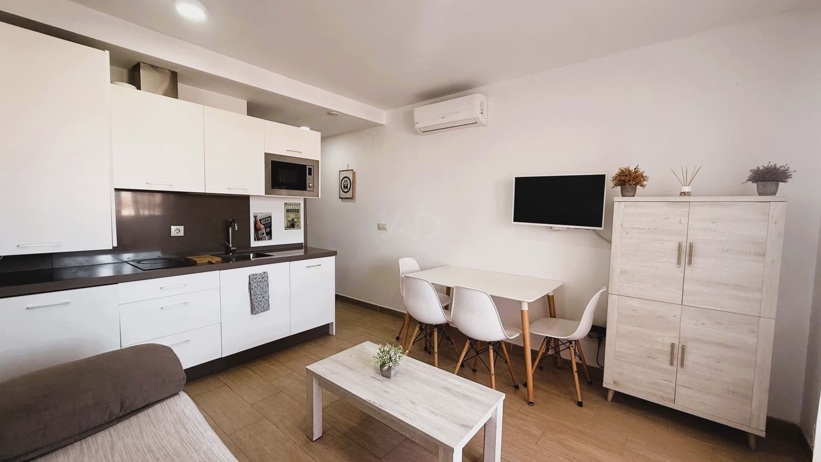 1 bedroom Apartment for sale in Cadiz city with pool garage - € 380,000 (Ref: 9988854)