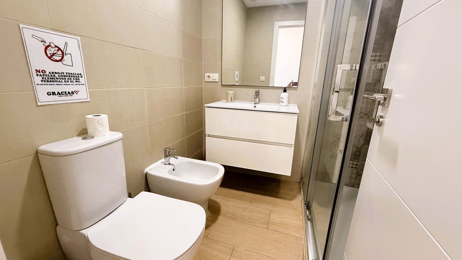 1 bedroom Apartment for sale in Cadiz city with pool garage - € 380,000 (Ref: 9988854)