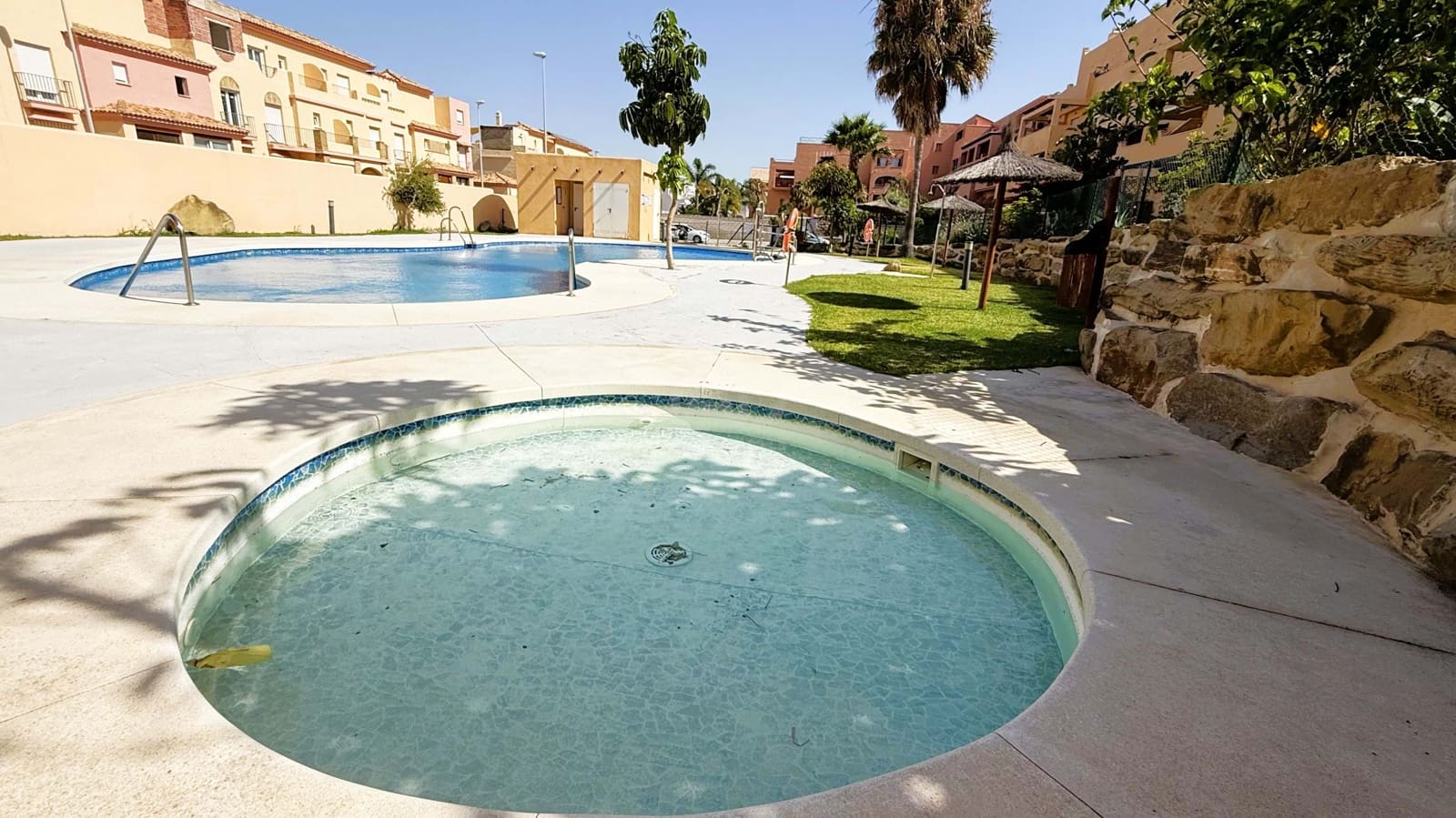 1 bedroom Apartment for sale in Cadiz city with pool garage - € 380,000 (Ref: 9988854)