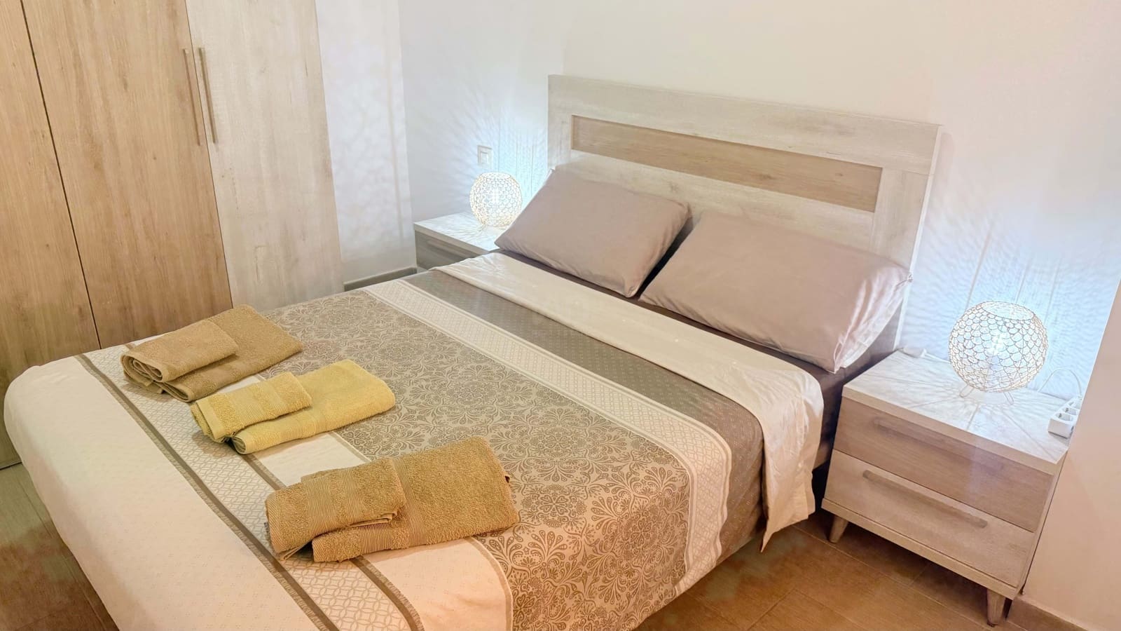 1 bedroom Apartment for sale in Cadiz city with pool garage - € 380,000 (Ref: 9988854)