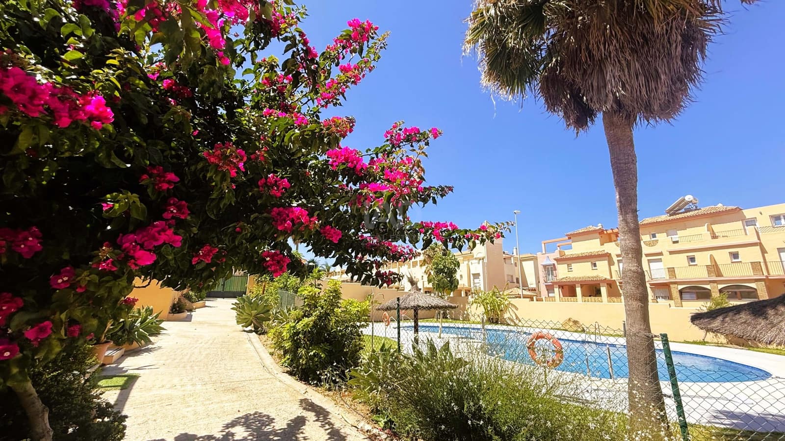 1 bedroom Apartment for sale in Cadiz city with pool garage - € 380,000 (Ref: 9988854)