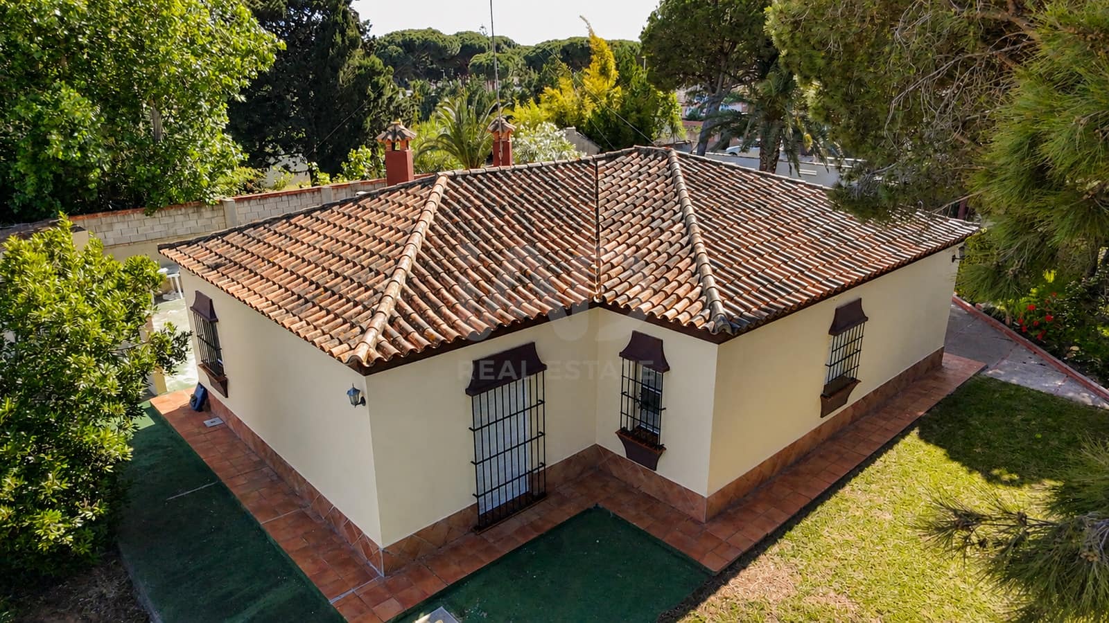 3 slaapkamer Villa te koop in Cadiz stad - € 559.000 (Ref: 9988856)