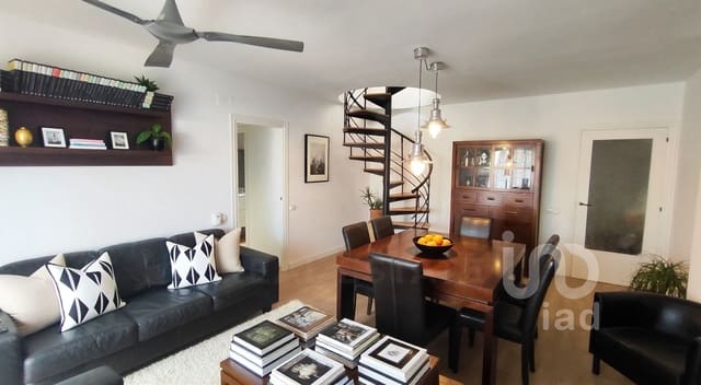 Apartamento de 3 habitaciones en Cubelles en venta - 325.000 € (Ref: 9988857)