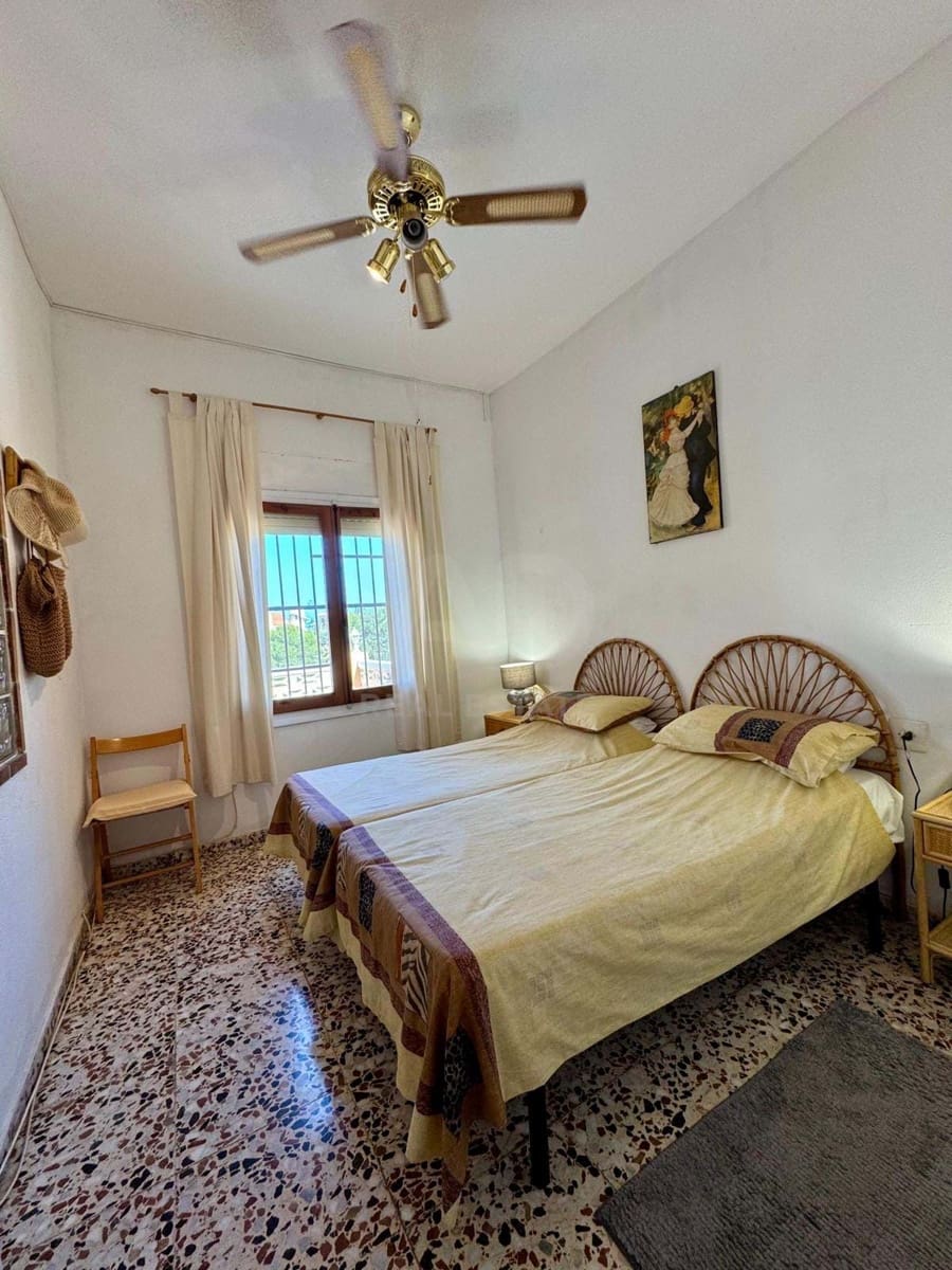 4 sypialnia Dom na sprzedaż w Miasto Alicante / Alacant z basenem garażem - 465 000 € (Ref: 9988867)