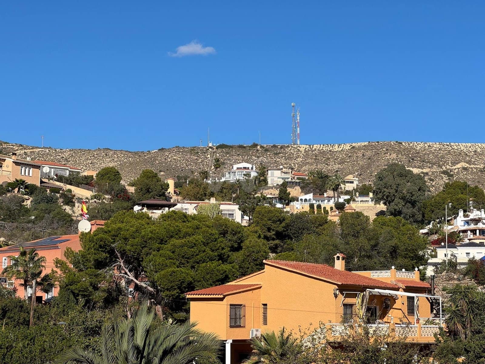 4 sypialnia Dom na sprzedaż w Miasto Alicante / Alacant z basenem garażem - 465 000 € (Ref: 9988867)