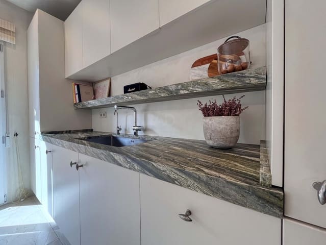 Apartamento de 2 habitaciones en Mercado, Alicante / Alacant ciudad en venta - 330.000 € (Ref: 9988870)