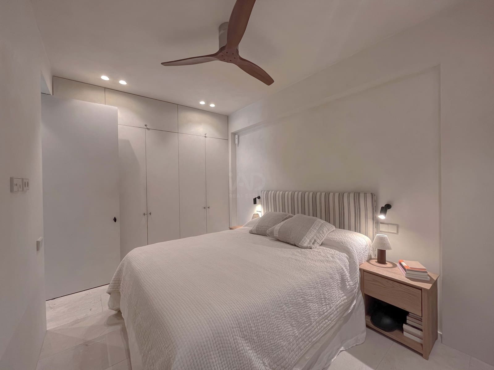 2 soveværelse Lejlighed til salg i Alicante by - € 330.000 (Ref: 9988870)
