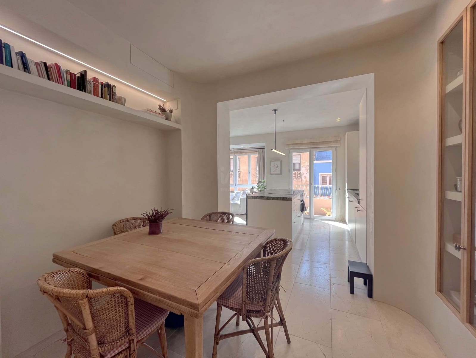 2 soveværelse Lejlighed til salg i Alicante by - € 330.000 (Ref: 9988870)