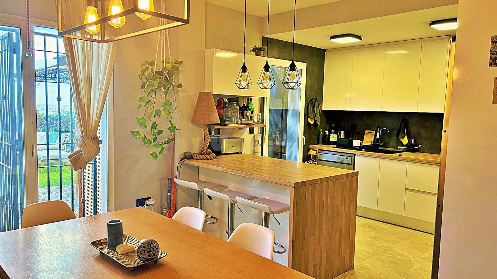 4 bedroom Terraced Villa for sale in Alicante / Alacant city with pool garage - € 335,000 (Ref: 9988871)