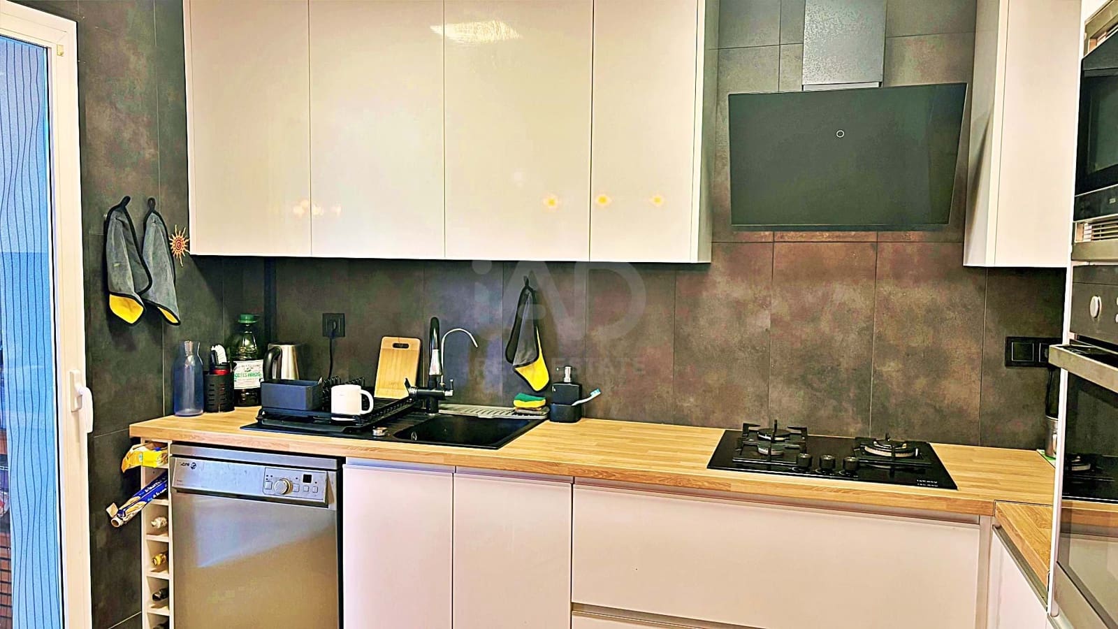 4 bedroom Terraced Villa for sale in Alicante / Alacant city with pool garage - € 335,000 (Ref: 9988871)