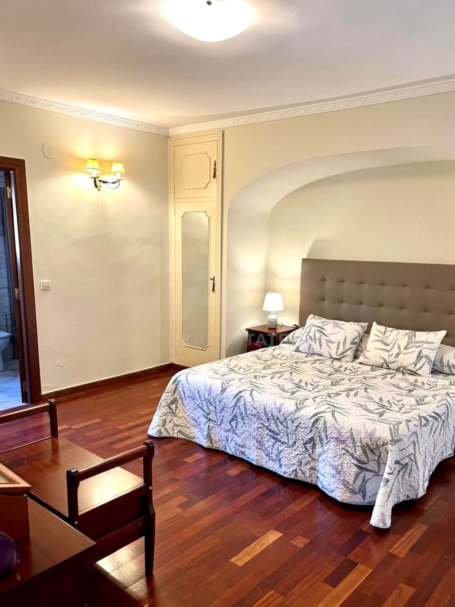 5 soverom Villa til salgs i Benidorm med svømmebasseng garasje - € 895 000 (Ref: 9988873)