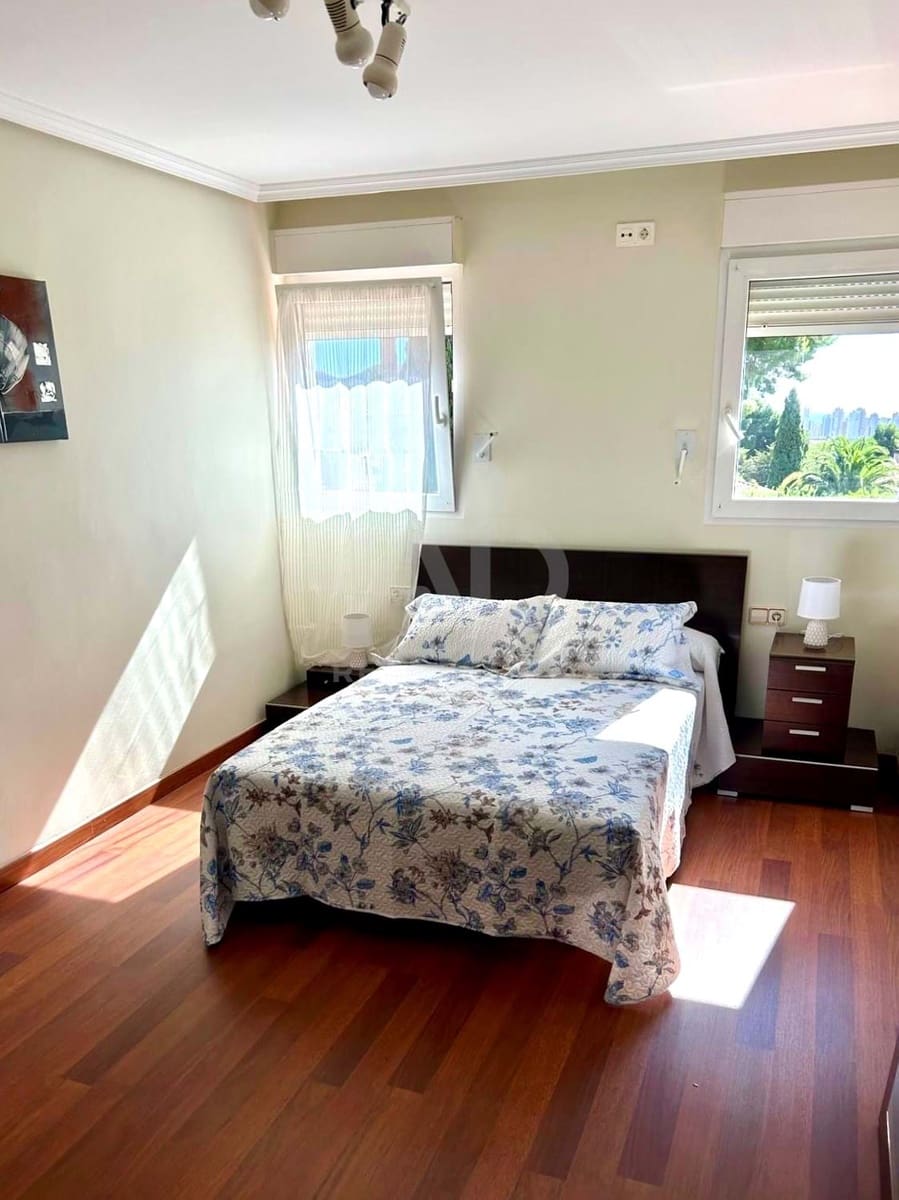 5 soverom Villa til salgs i Benidorm med svømmebasseng garasje - € 895 000 (Ref: 9988873)