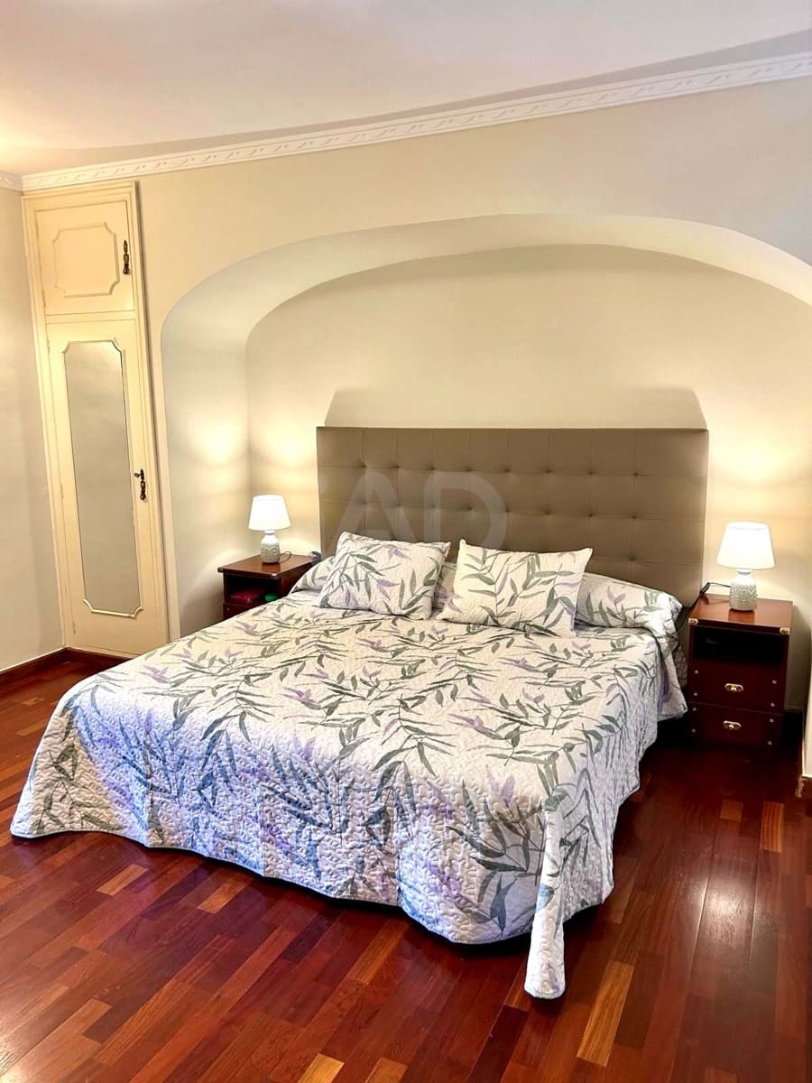 5 soverom Villa til salgs i Benidorm med svømmebasseng garasje - € 895 000 (Ref: 9988873)