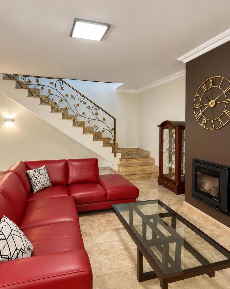 5 bedroom Villa for sale in Benidorm with pool garage - € 895,000 (Ref: 9988873)