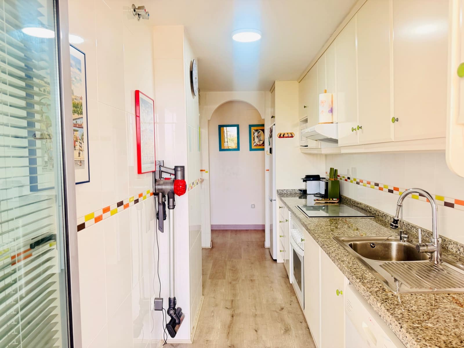 1 makuuhuone Huoneisto myytävänä paikassa Arenales del Sol mukana uima-altaan 
autotalli - 235 000 € (Ref: 9988879)